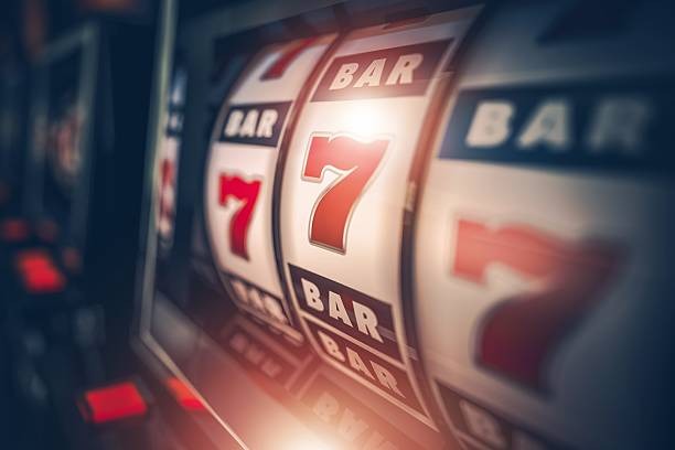 Live betting interface on dunia slot77 showing game information and Liga 1 match feed